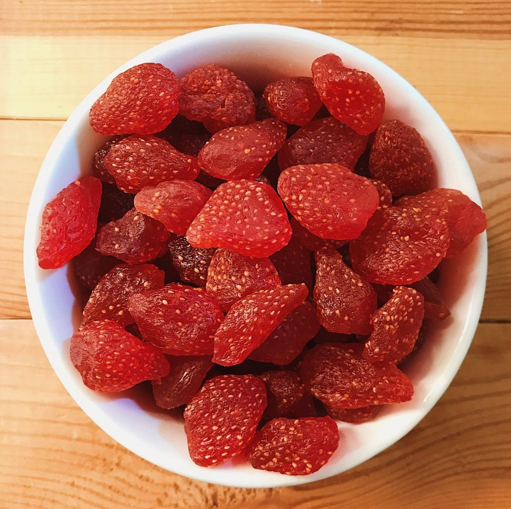 Natural, Healthy and Nutritious Snacks: Dried Strawberries, No Sugar Added!