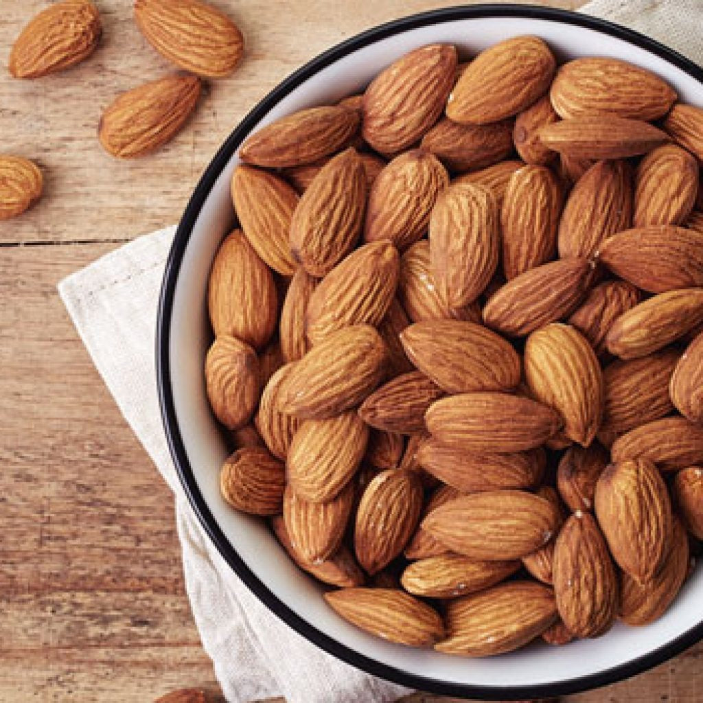 Natural, Healthy and Nutritious Snacks: Raw Almonds