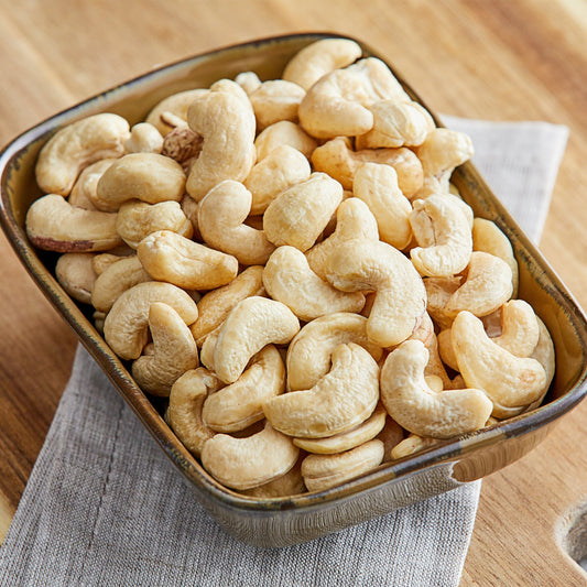 Natural, Healthy and Nutritious Snacks: Raw Whole Cashews, (No Salt)
